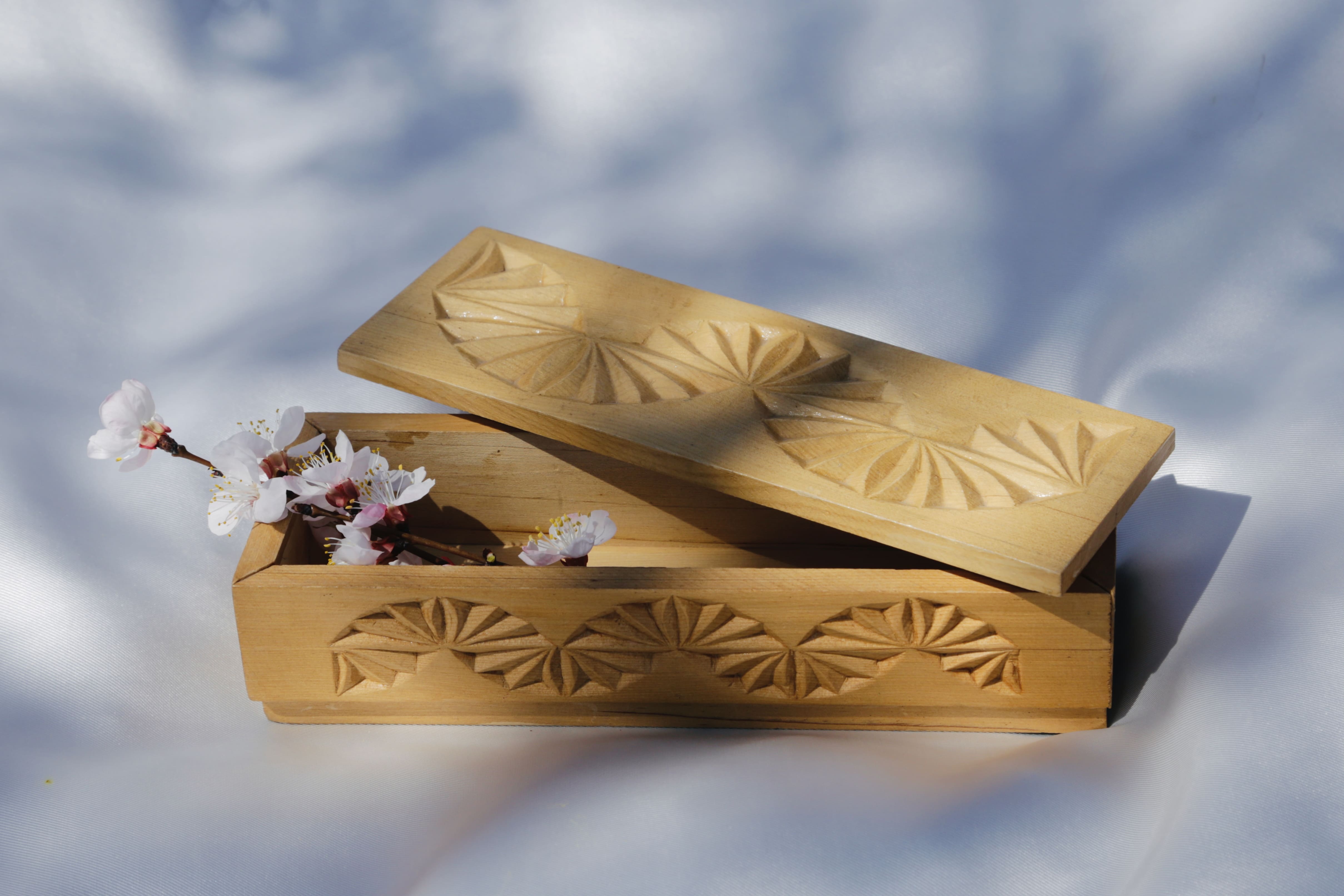 Wooden spoon holder – carved