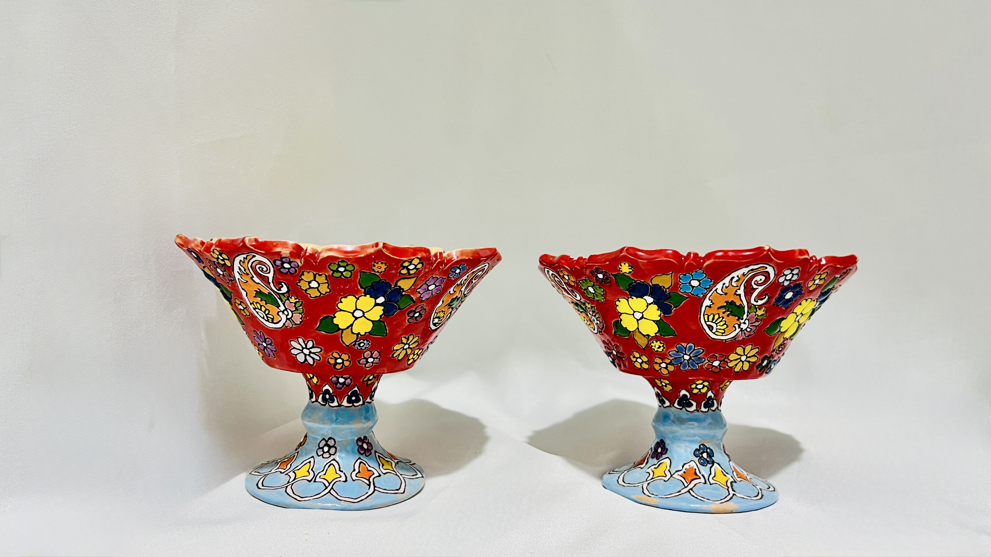 Enameled pottery fruit eating